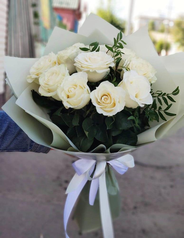 Букет Белые розы Проуд в Краснослободске Волгоградской области