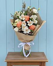 Букет яркий комплимент в Краснослободске Волгоградской области Букет цветов из: Альстромерии, Лизиантусы, Розы и Хризантемы в Краснослободске Волгоградской области