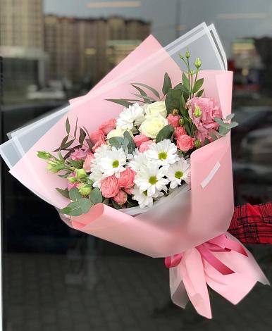 Букет цветов из: Розы, Лизиантусы и Хризантемы в Краснослободске Волгоградской области