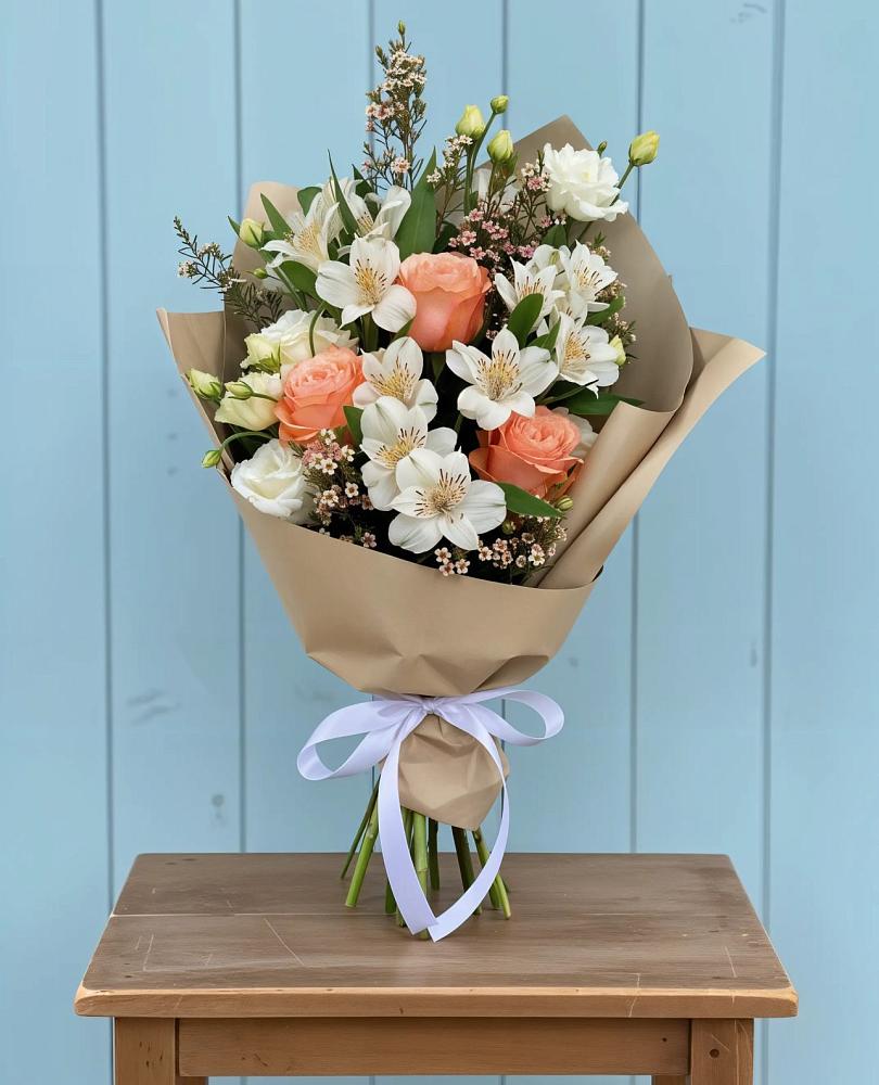 Букет цветов из: Альстромерии, Лизиантусы, Розы и Хризантемы в Краснослободске Волгоградской области